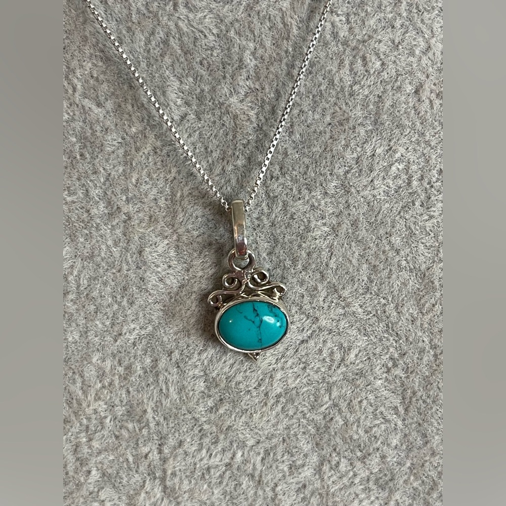 Vintage turquoise stone sterling silver necklace